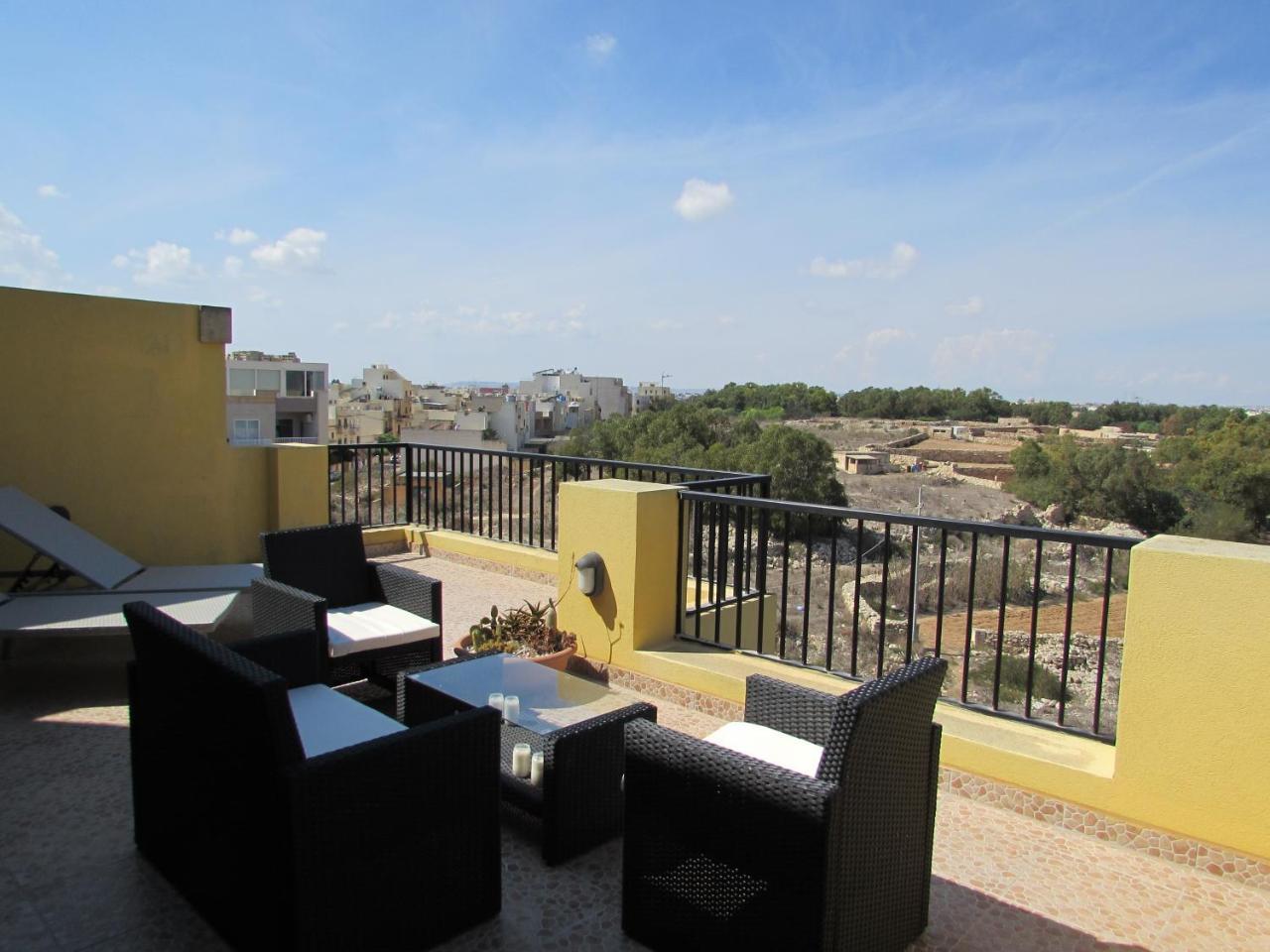 Panoramic Penthouse In Marsascala Which Enjoys Sea And Country Views Lägenhet Marsaskala Exteriör bild