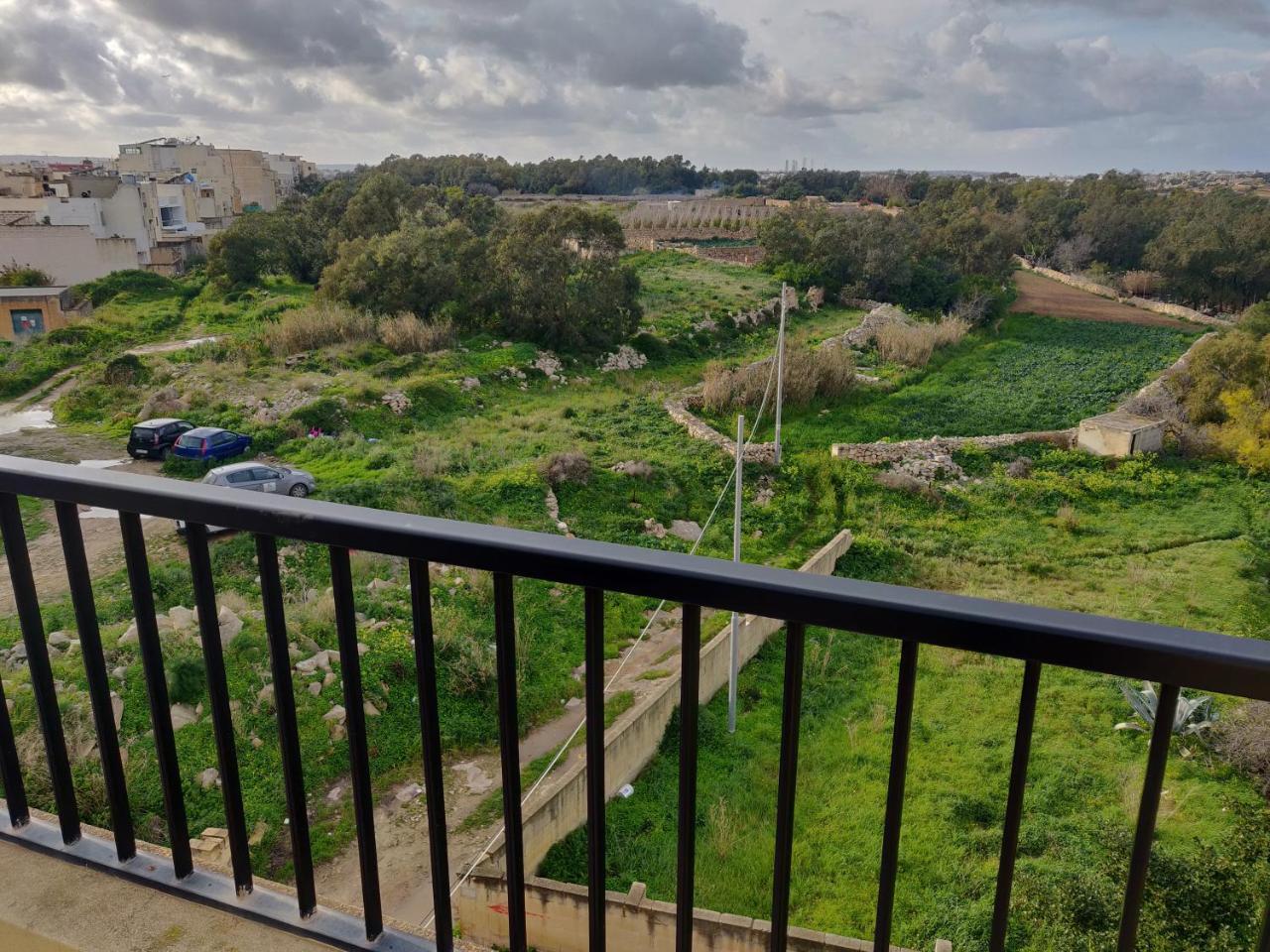 Panoramic Penthouse In Marsascala Which Enjoys Sea And Country Views Lägenhet Marsaskala Exteriör bild