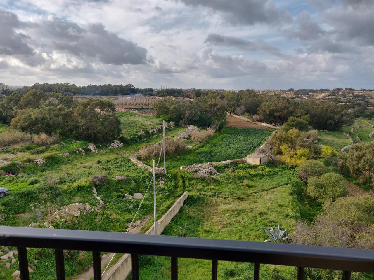Panoramic Penthouse In Marsascala Which Enjoys Sea And Country Views Lägenhet Marsaskala Exteriör bild