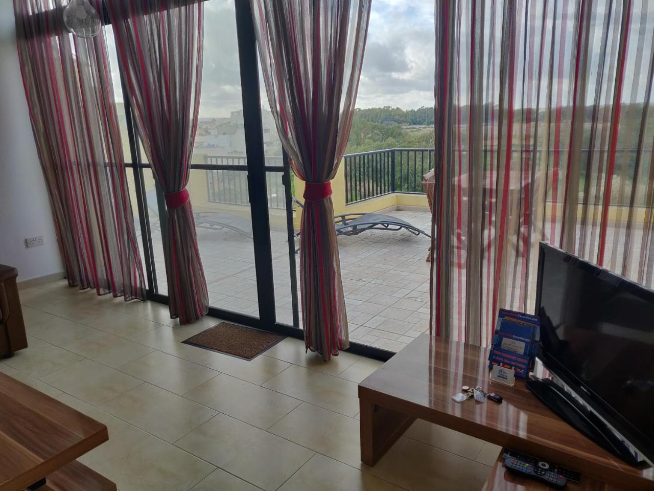 Panoramic Penthouse In Marsascala Which Enjoys Sea And Country Views Lägenhet Marsaskala Exteriör bild