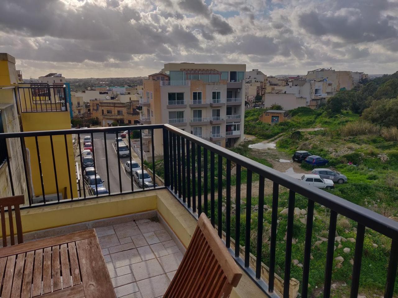 Panoramic Penthouse In Marsascala Which Enjoys Sea And Country Views Lägenhet Marsaskala Exteriör bild