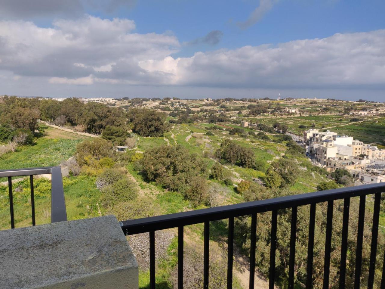 Panoramic Penthouse In Marsascala Which Enjoys Sea And Country Views Lägenhet Marsaskala Exteriör bild