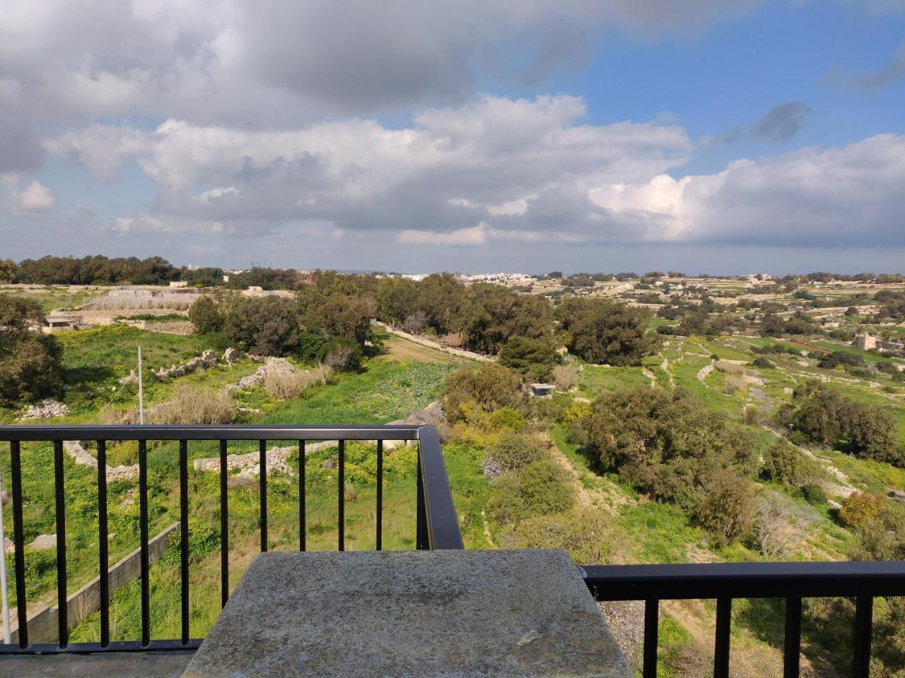 Panoramic Penthouse In Marsascala Which Enjoys Sea And Country Views Lägenhet Marsaskala Exteriör bild